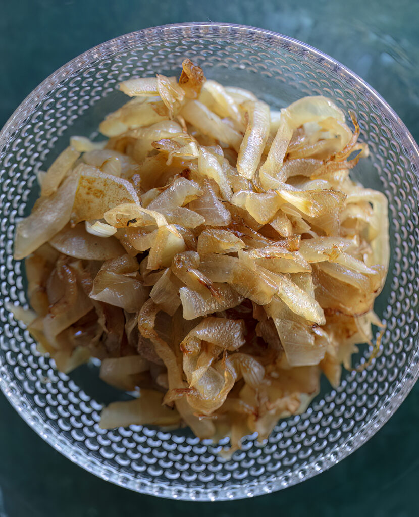 How to make bourbon braised caramelized onions